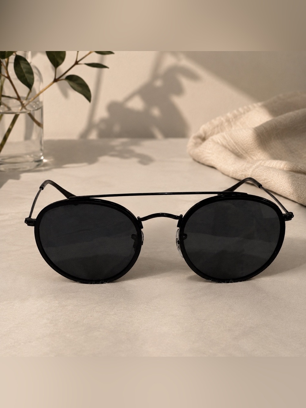 Ray-Ban Black Round Metal Sunglasses | Classic Minimalist Style
